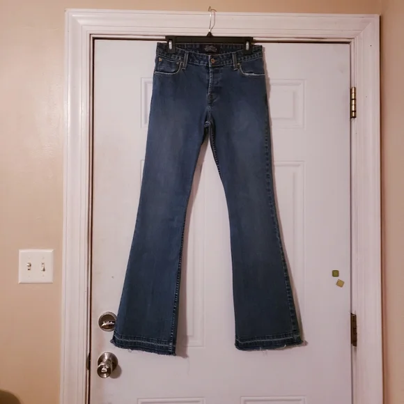 Levi Strauss juniors 7 medium wash low rise flare - Picture 1 of 9